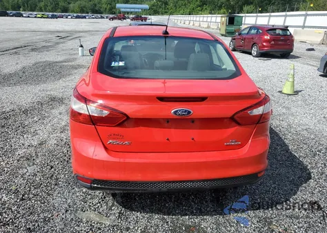 2014 Ford Focus Se z USA, uszkodzony, nr VIN 1FADP3F24EL288592
